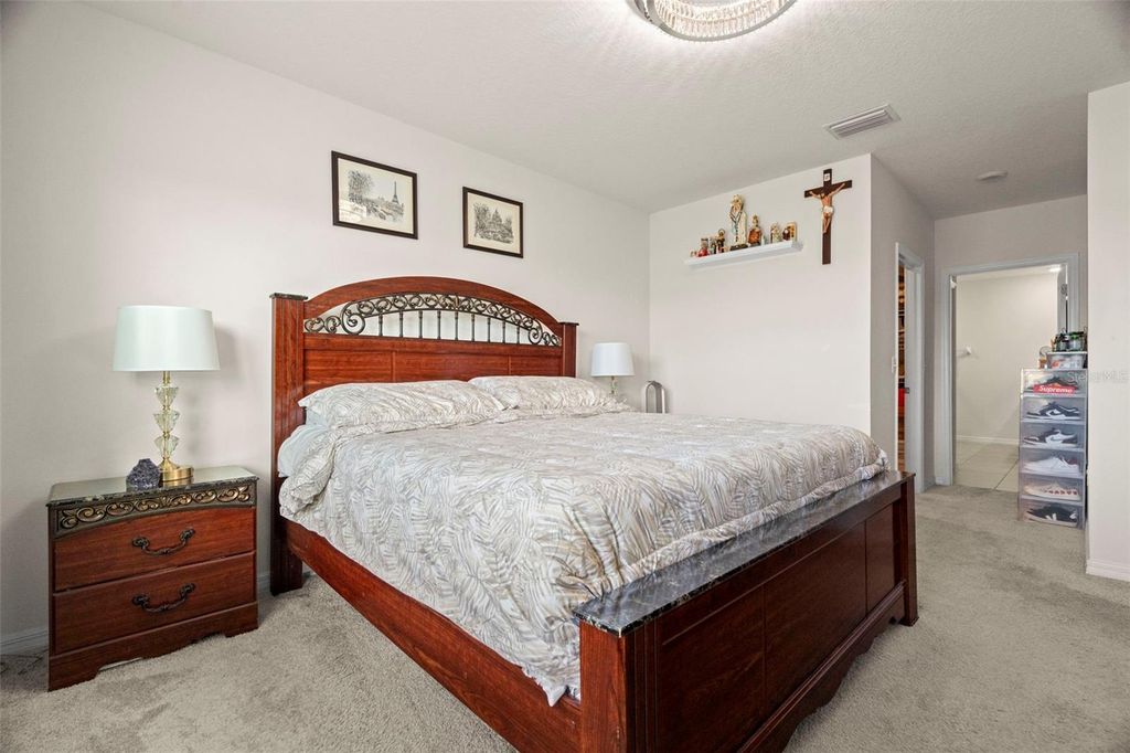 Image 19 of property listing at 16316 LITTLE GARDEN DRIVE, Wimauma, FL 33598