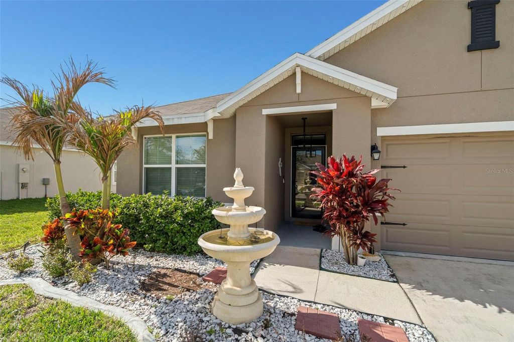 Image 3 of property listing at 16316 LITTLE GARDEN DRIVE, Wimauma, FL 33598