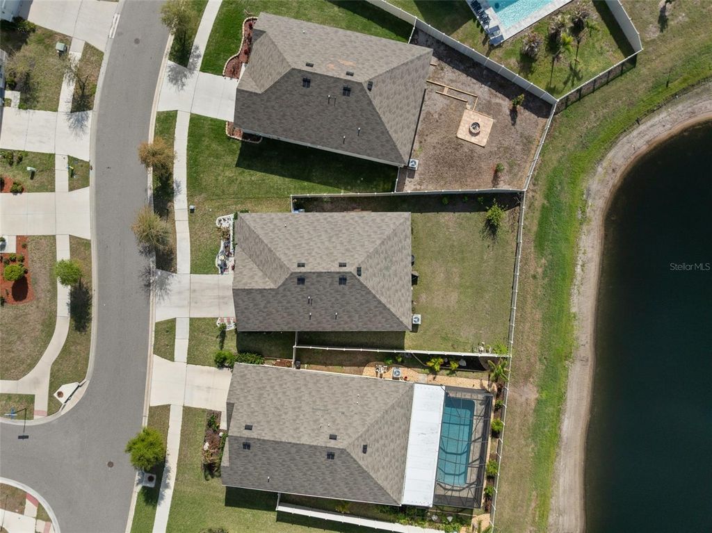 Image 25 of property listing at 16316 LITTLE GARDEN DRIVE, Wimauma, FL 33598