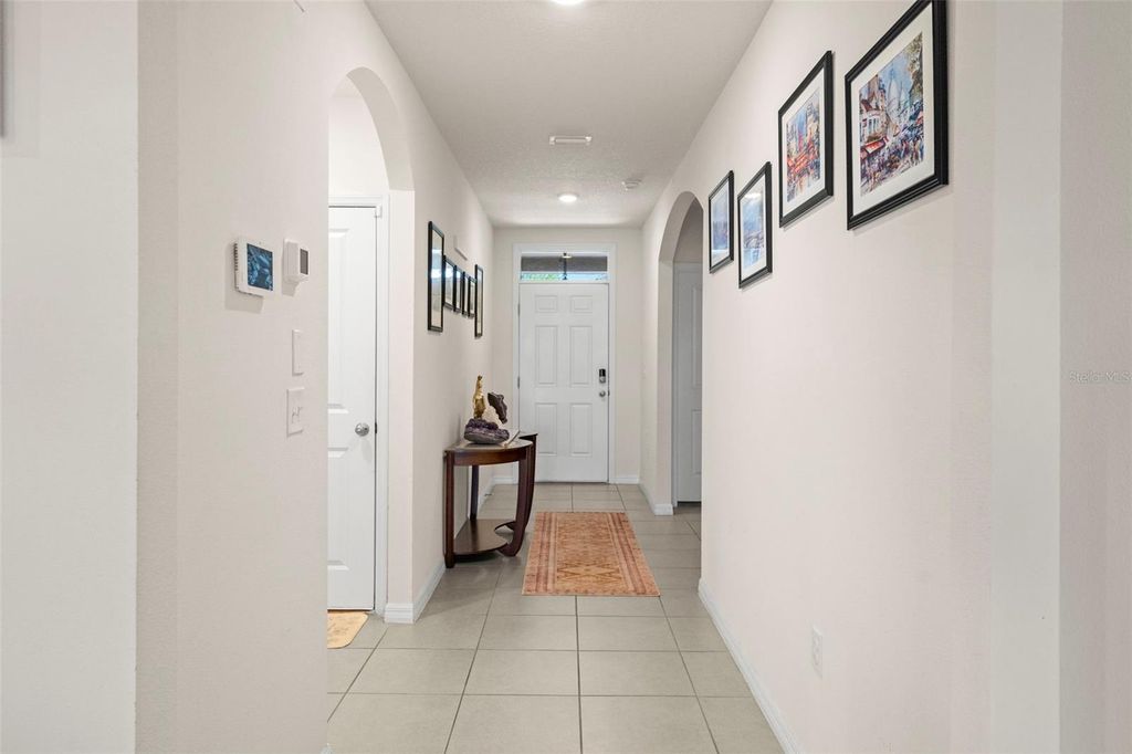 Image 5 of property listing at 16316 LITTLE GARDEN DRIVE, Wimauma, FL 33598