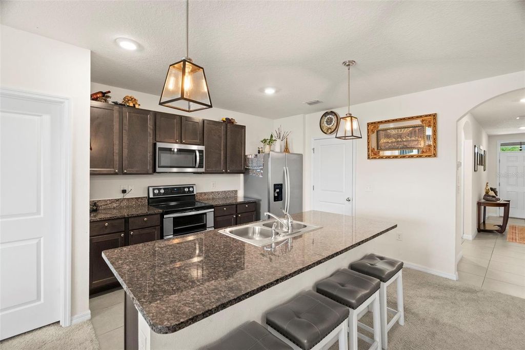 Image 8 of property listing at 16316 LITTLE GARDEN DRIVE, Wimauma, FL 33598