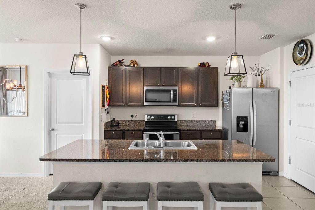 Image 9 of property listing at 16316 LITTLE GARDEN DRIVE, Wimauma, FL 33598