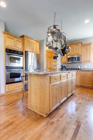 7568 Walnut Curve, Chanhassen, MN 55317