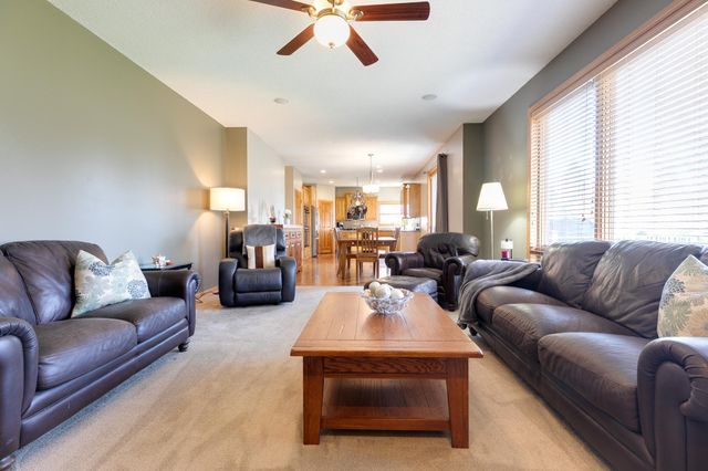 7568 Walnut Curve, Chanhassen, MN 55317