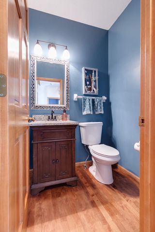 7568 Walnut Curve, Chanhassen, MN 55317