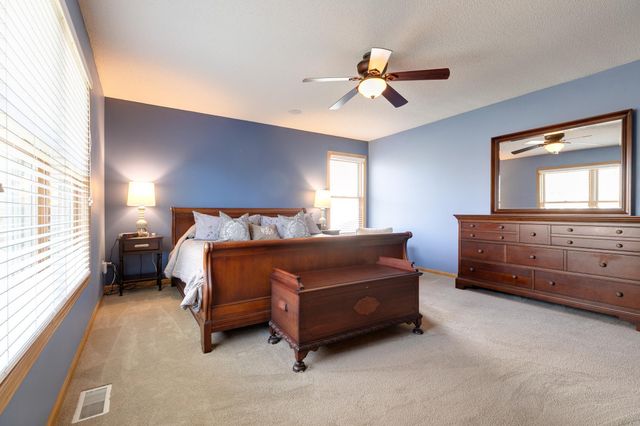 7568 Walnut Curve, Chanhassen, MN 55317