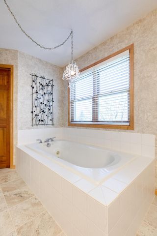 7568 Walnut Curve, Chanhassen, MN 55317