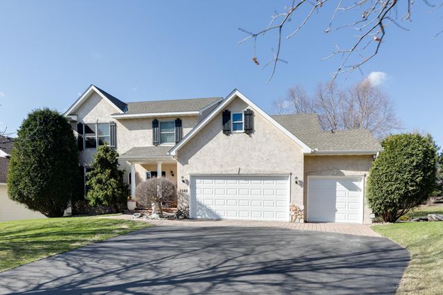 7568 Walnut Curve, Chanhassen, MN 55317