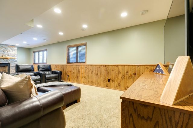 7568 Walnut Curve, Chanhassen, MN 55317