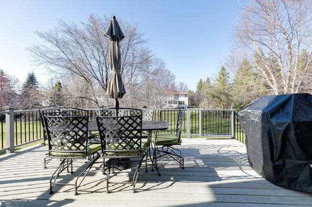 7568 Walnut Curve, Chanhassen, MN 55317