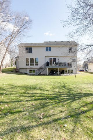 7568 Walnut Curve, Chanhassen, MN 55317