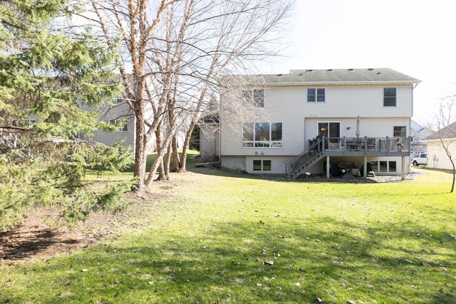 7568 Walnut Curve, Chanhassen, MN 55317