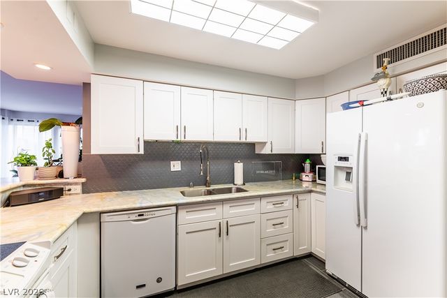 3111 Bel Air Drive 3H, Las Vegas, NV 89109