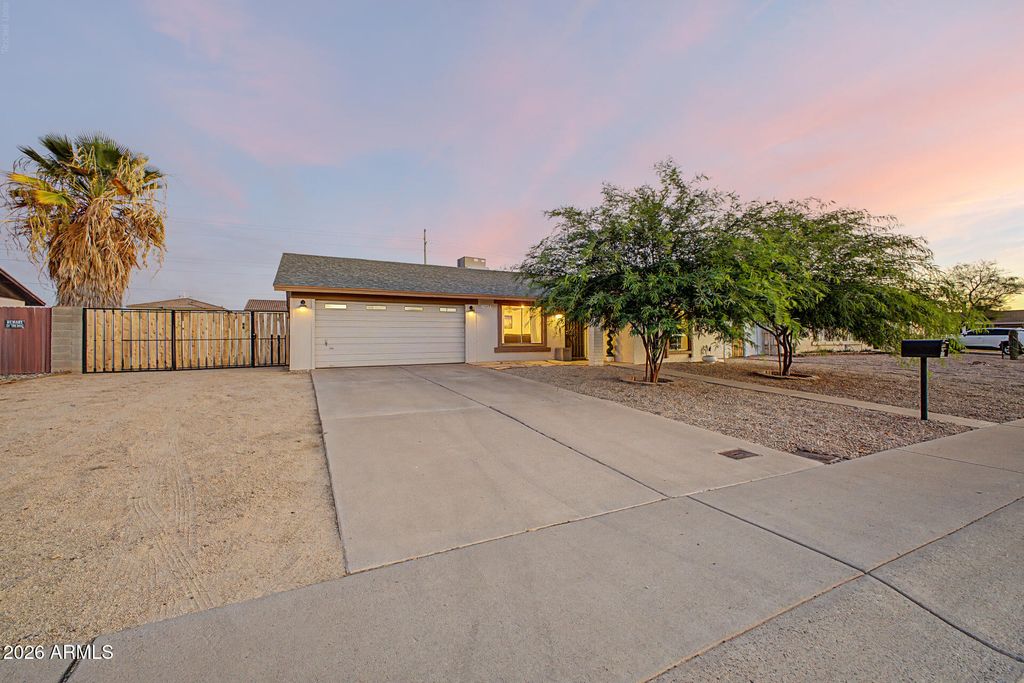 1309 W RENEE Drive, Phoenix, AZ 85027 — photo 2