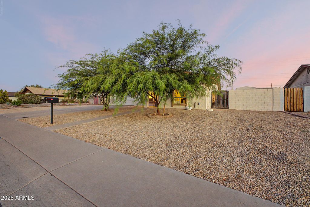 1309 W RENEE Drive, Phoenix, AZ 85027 — photo 3