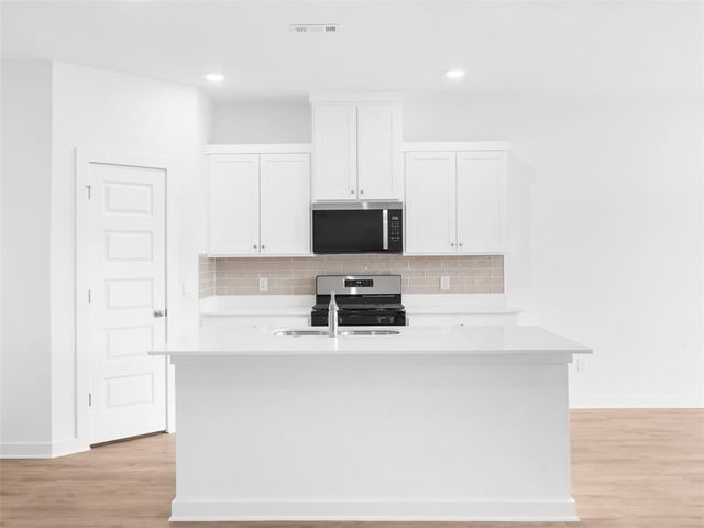 561 S Neon Avenue, Fayetteville, AR 72704