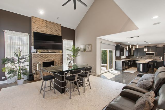2104 Westover Road, North Aurora, IL 60542