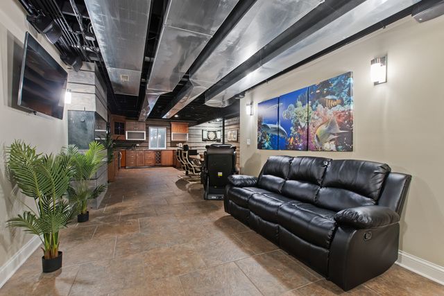 2104 Westover Road, North Aurora, IL 60542