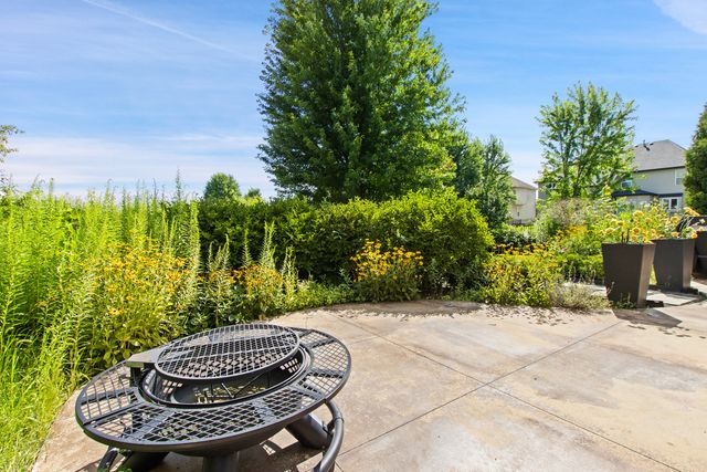 2104 Westover Road, North Aurora, IL 60542