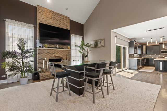 2104 Westover Road, North Aurora, IL 60542