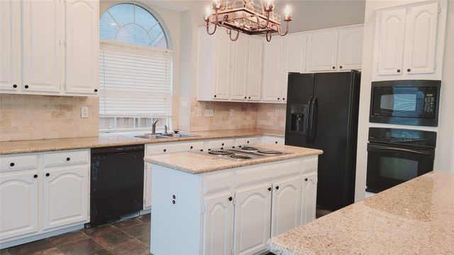 2600 Beechcraft Street, Plano, TX 75025