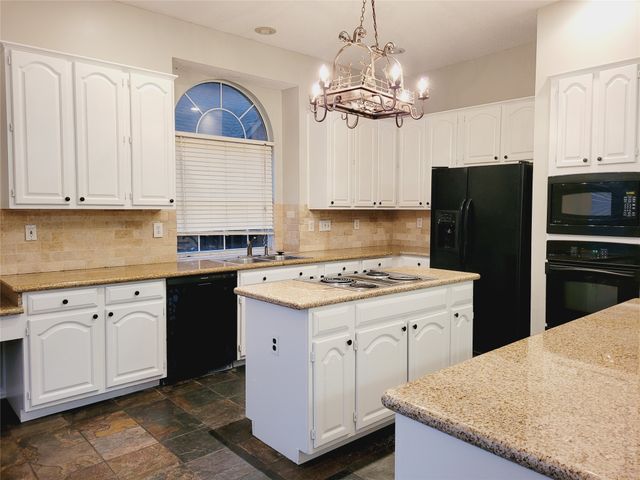 2600 Beechcraft Street, Plano, TX 75025