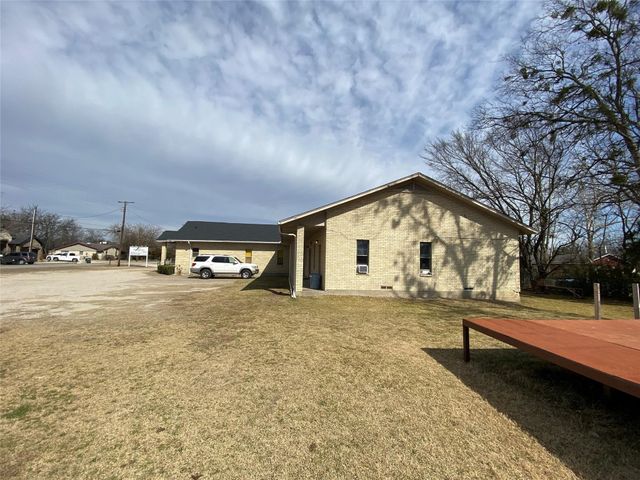 1213 S Medora Street, Terrell, TX 75160