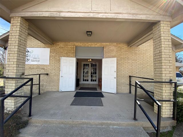 1213 S Medora Street, Terrell, TX 75160