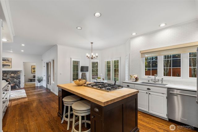 23837 SE 45th Street, Sammamish, WA 98029