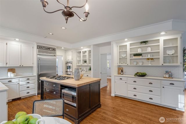 23837 SE 45th Street, Sammamish, WA 98029