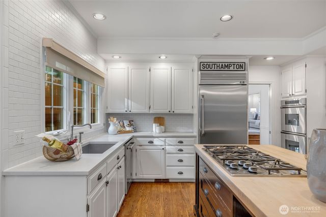 23837 SE 45th Street, Sammamish, WA 98029