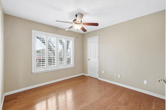 1311 Robincreek Cove, Lewisville, TX 75067