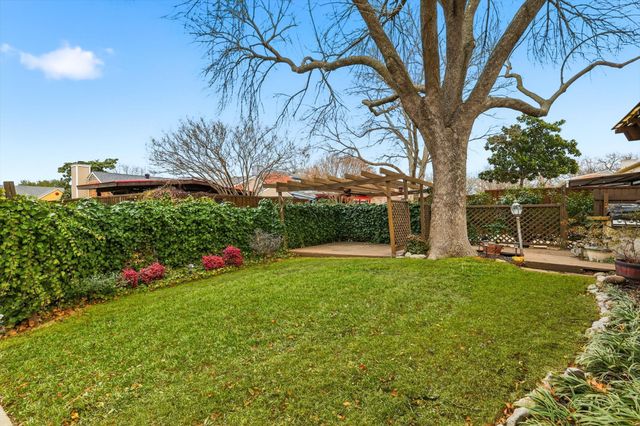 1311 Robincreek Cove, Lewisville, TX 75067