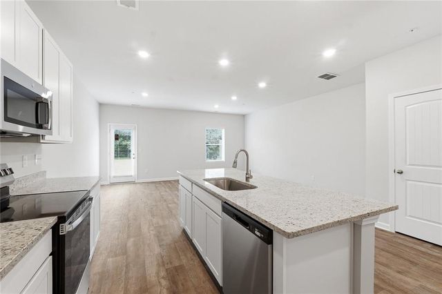 8353 Columbia Court, Palmetto, GA 30268