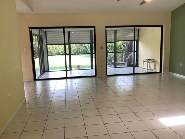 458 SW 29th Avenue, Delray Beach, FL 33445