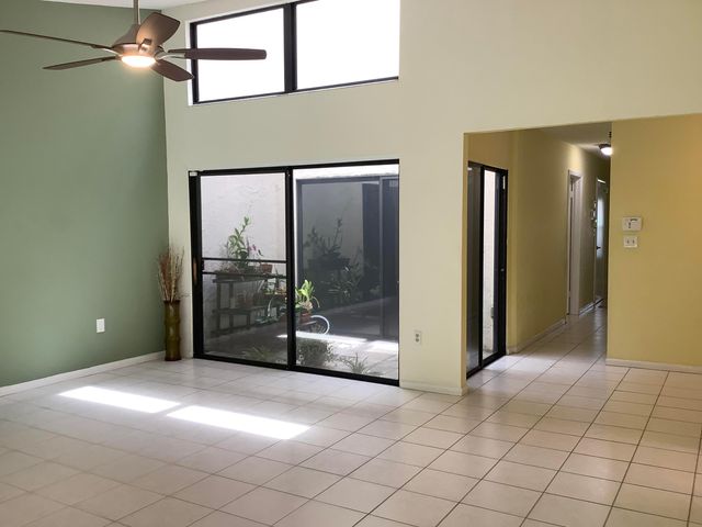 458 SW 29th Avenue, Delray Beach, FL 33445