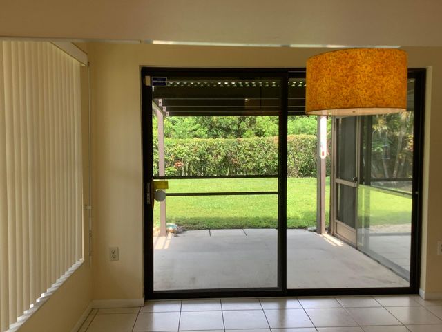 458 SW 29th Avenue, Delray Beach, FL 33445