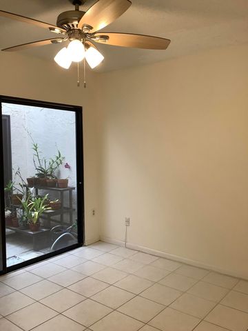 458 SW 29th Avenue, Delray Beach, FL 33445
