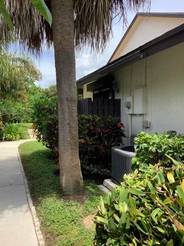 458 SW 29th Avenue, Delray Beach, FL 33445