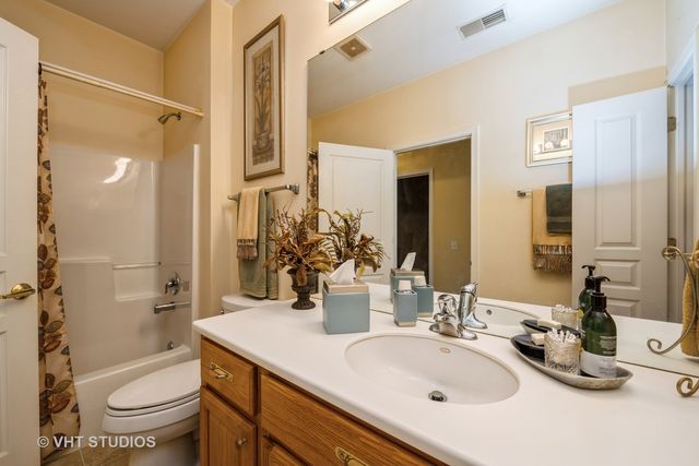 12140 HIDEAWAY Drive, Huntley, IL 60142