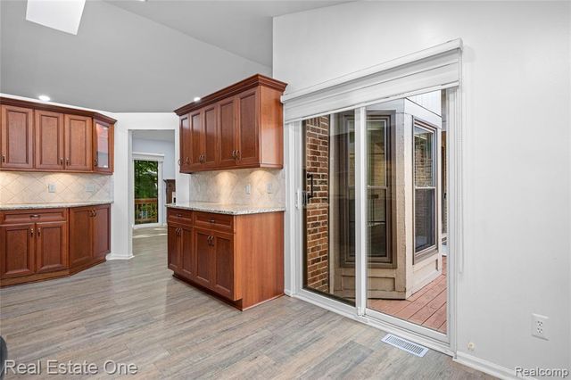 7332 Meadowridge Circle, West Bloomfield, MI 48322