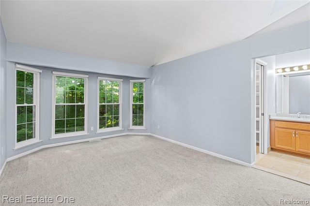 7332 Meadowridge Circle, West Bloomfield, MI 48322