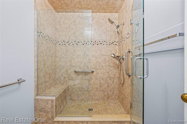 7332 Meadowridge Circle, West Bloomfield, MI 48322