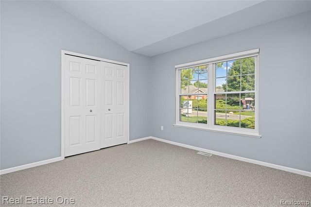 7332 Meadowridge Circle, West Bloomfield, MI 48322
