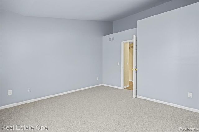 7332 Meadowridge Circle, West Bloomfield, MI 48322
