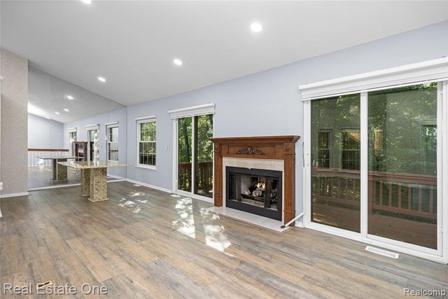 7332 Meadowridge Circle, West Bloomfield, MI 48322
