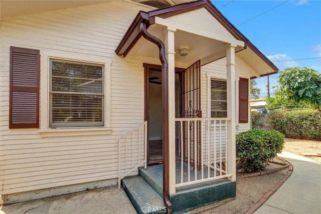 1005 N Alameda, Azusa, CA 91702