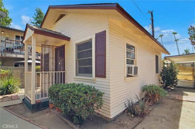 1005 N Alameda, Azusa, CA 91702