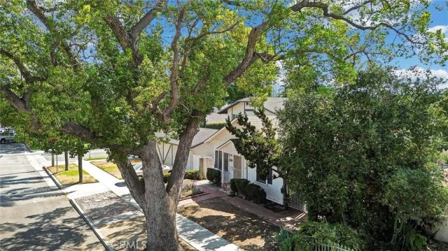 1005 N Alameda, Azusa, CA 91702