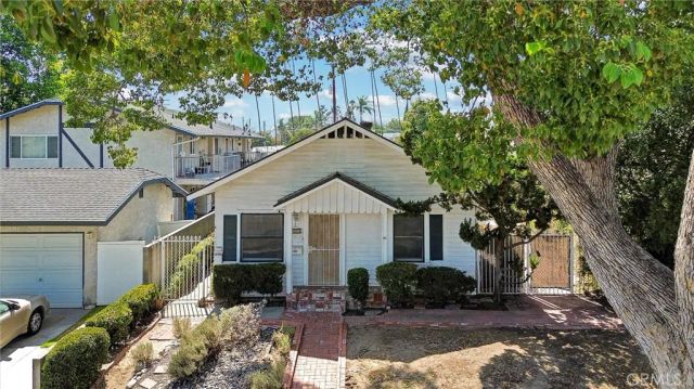 1005 N Alameda, Azusa, CA 91702